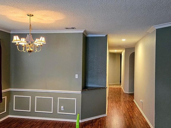 5th image of 416 Hollyberry Dr