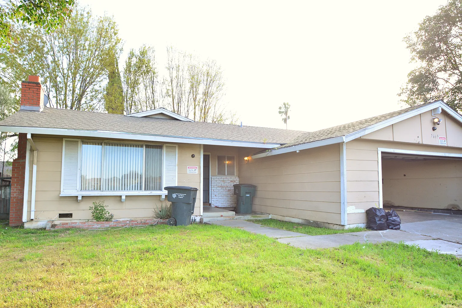 7665 Franklin Blvd photo 1