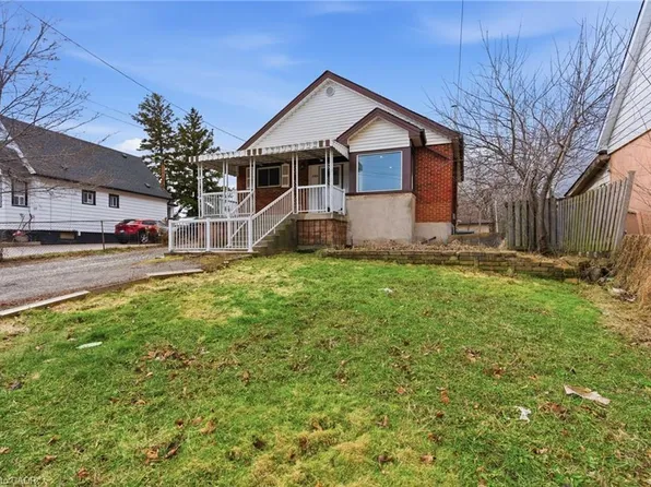 880 Lawrence Rd, Hamilton, ON L8K 2A3