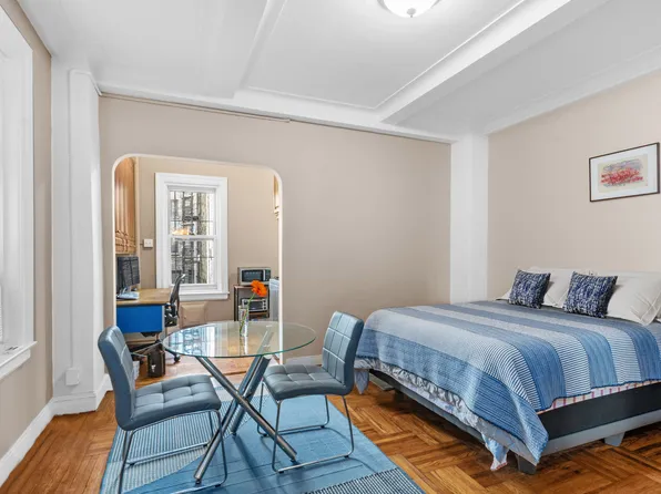 25 West 64th Street 2E image 1 of 4