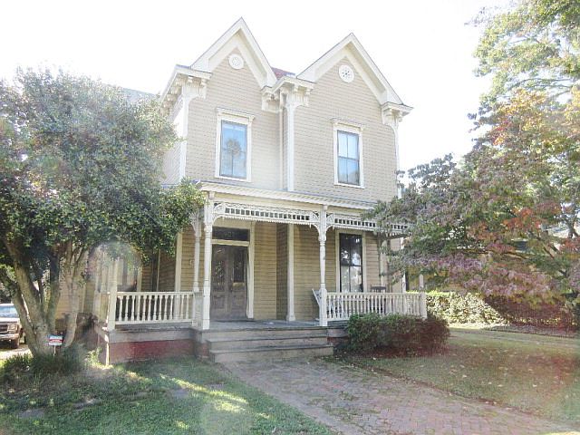 1st image of 927 Green St
