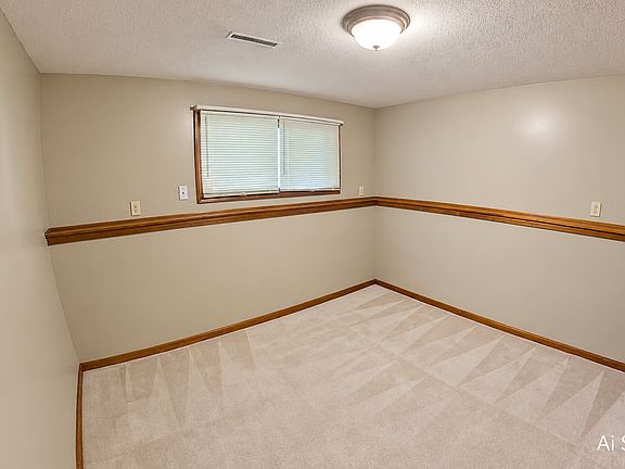 5th image of 2041 Shirley Ln