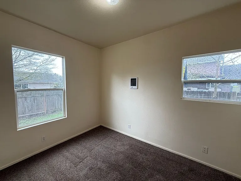 1133 Irvington Dr — Photo 11