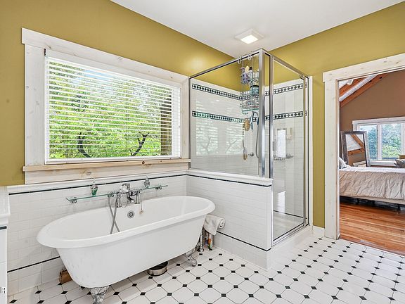 39th image of 1319 Licklog Hollow Rd