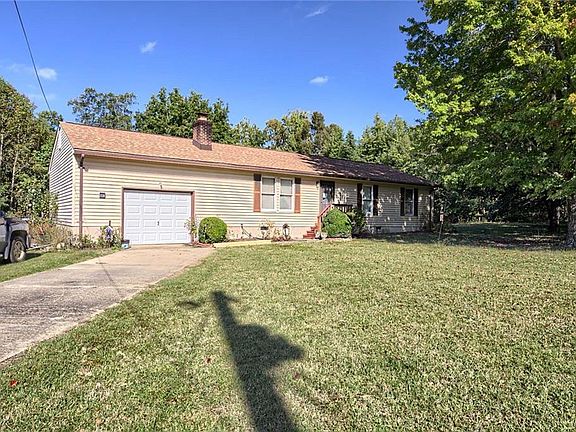 2nd image of 5111 Duchess Ln
