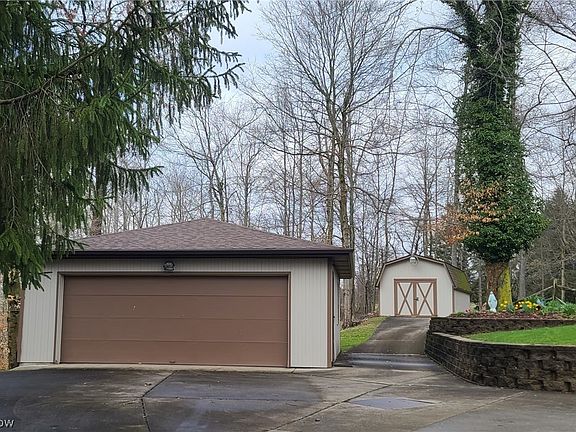 3rd image of 52575 Lakeview Dr