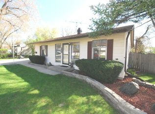 121 S Chestnut Dr, Streamwood, IL