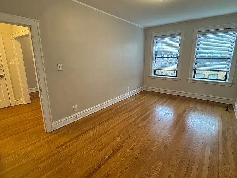 605 Hinman — Photo 44