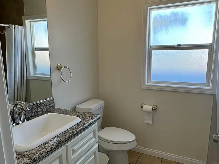 3326 Barnes Ave — Photo 10