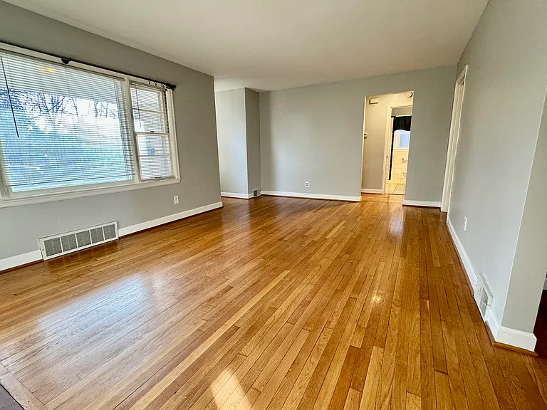 479 Stratford Dr — Photo 12