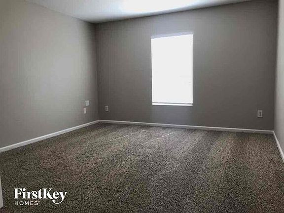 4th image of 4384 Melissa Ct W