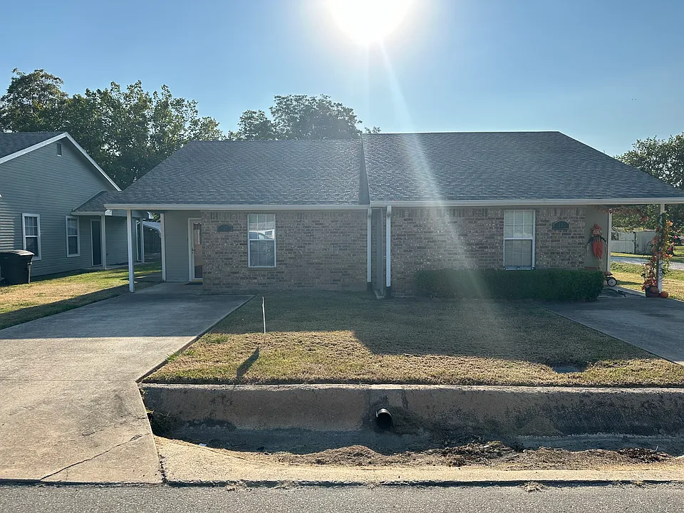 107 S McPherren Ave #107