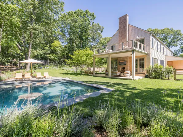 6 Outlook Ave, East Hampton, NY 11937