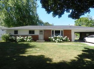 1073 April Ln, Green Bay, WI 54304