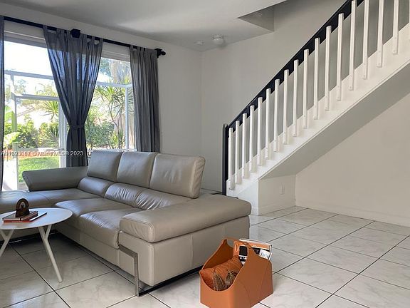4th image of 2074 Madeira Dr #2074