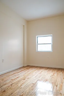 Rented by Space Real Estate | media 28