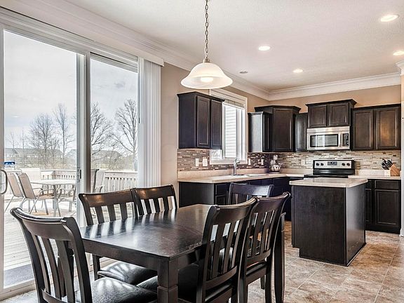 376 Mogul Dr 08