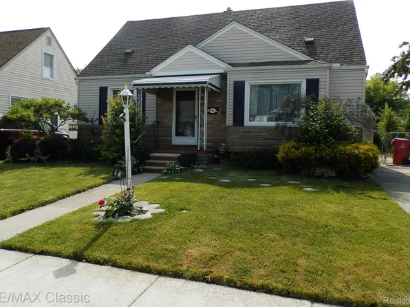 25207 Fortuna St, Roseville, MI 48066