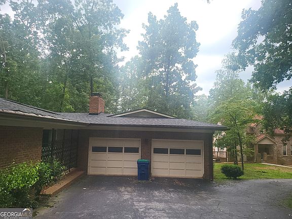 3rd image of 150 Old Fairburn Close SW