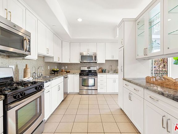 3rd image of 822 N McCadden Pl