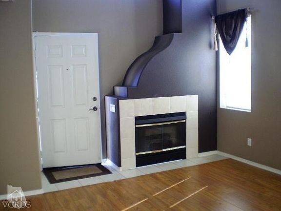 Living room with Fireplace