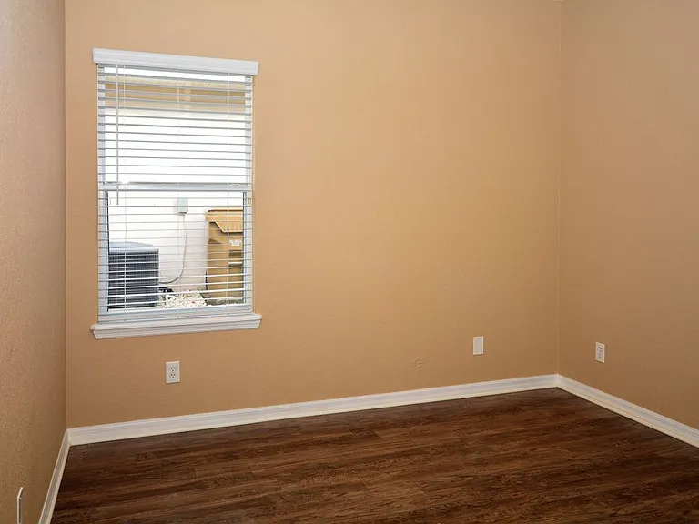 10747 Masters Dr — Photo 20