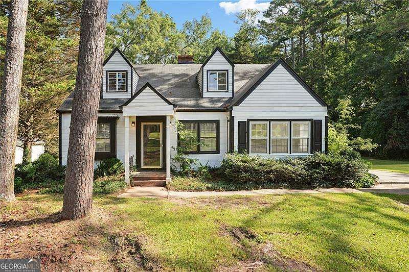 1st image of 30 Woodlawn Ave