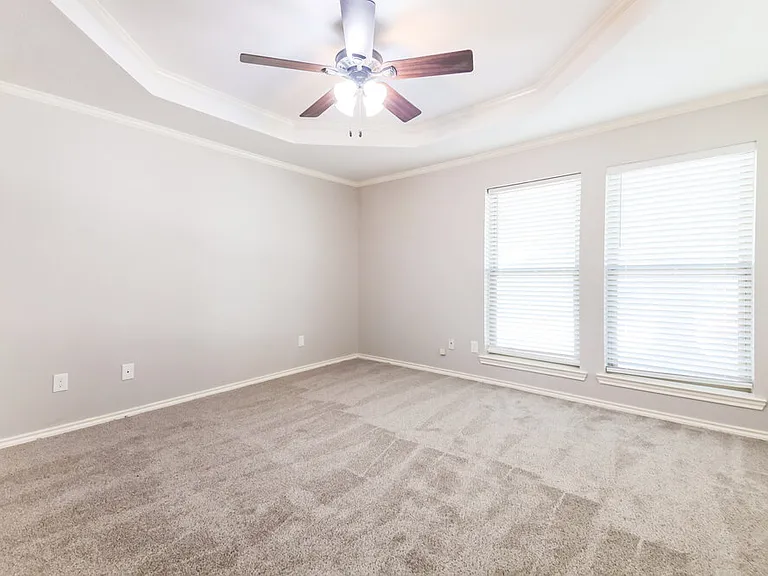 405 W Marble St — Photo 11