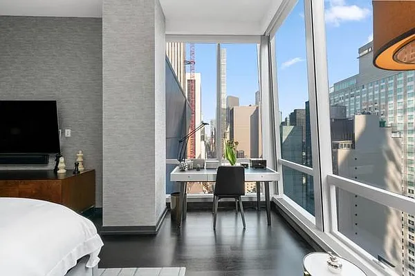 Sold by A & I Broadway | media 5