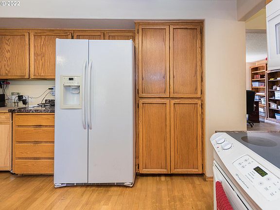5th image of 599 SE 42nd Cir