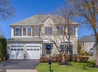42900 Ridgeway Dr, Ashburn, VA 20148