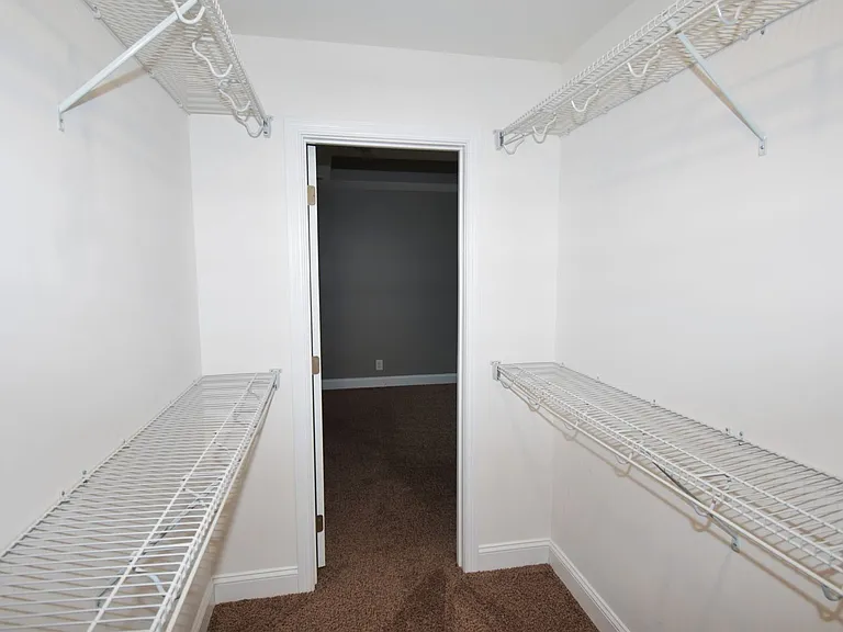 207 Geneva Ln — Photo 26