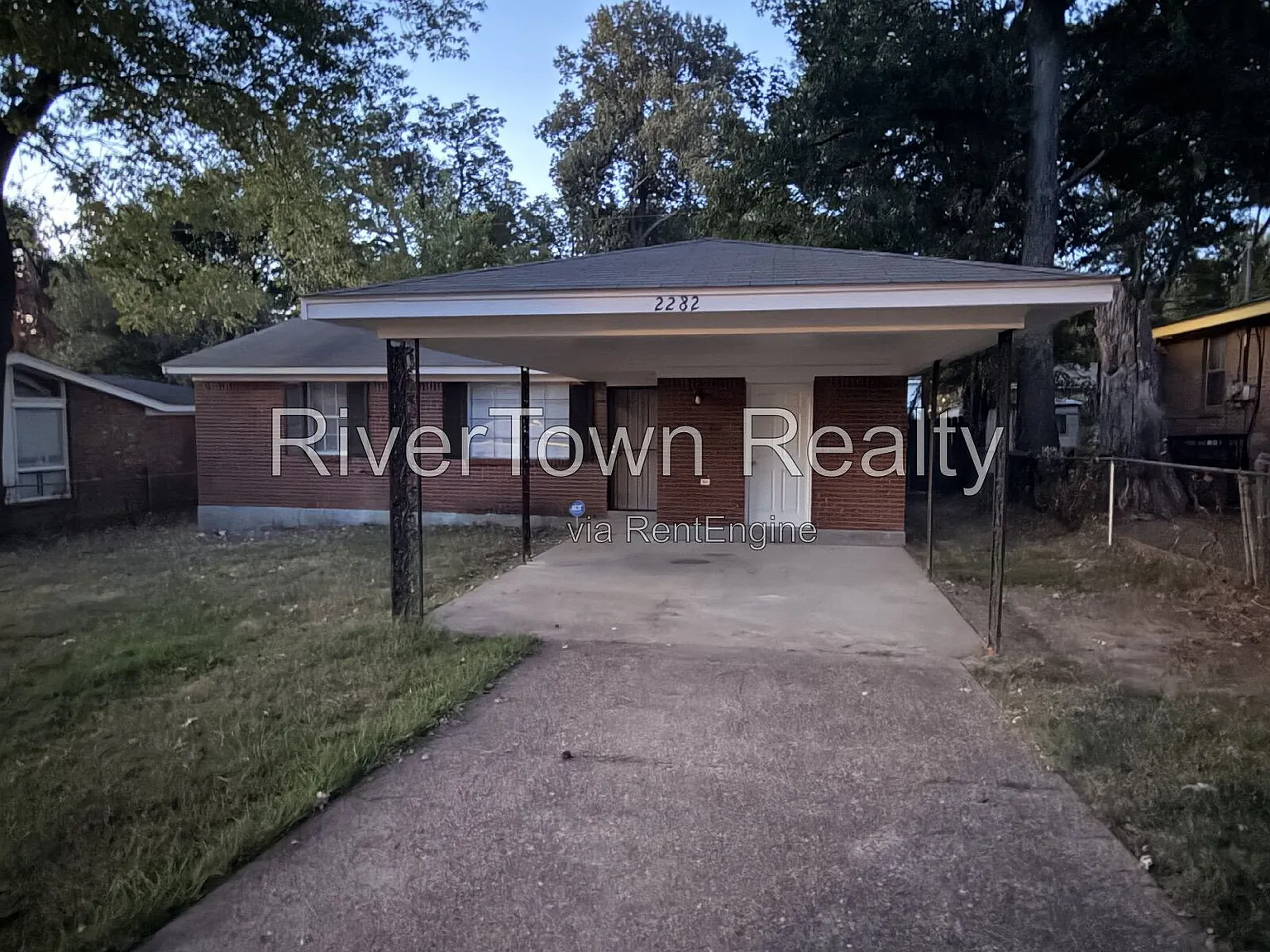 3 bed, 1.0 bath, 971 sqft, $895 — Photo 2