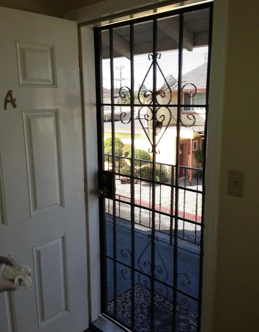 2 bed, 800 sqft, $2,685 — Photo 2