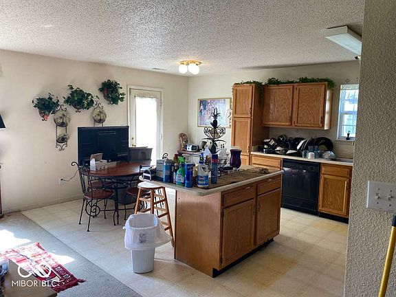 3rd image of 9607 Piper Lake Dr