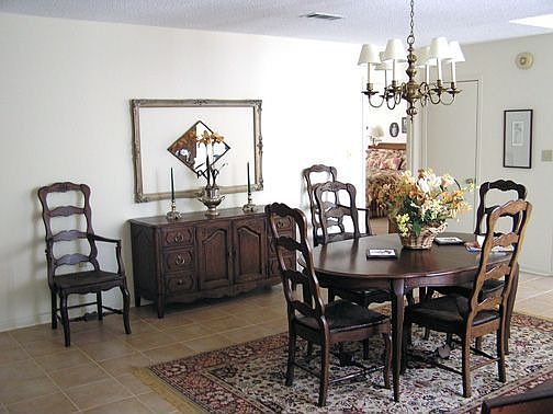 2nd image of 816 Holbrook Cir