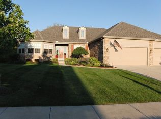 8815 Oakshire Dr NW, Pickerington, OH 43147