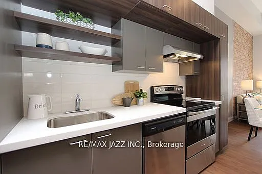 14 1/2 King St E #302 — Photo 4