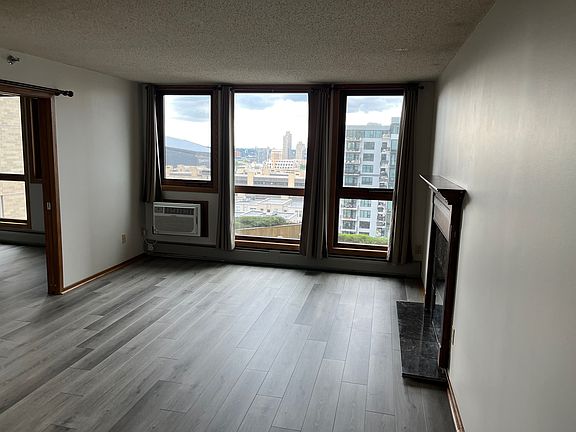 2nd image of 433 S 7th St APT 1620