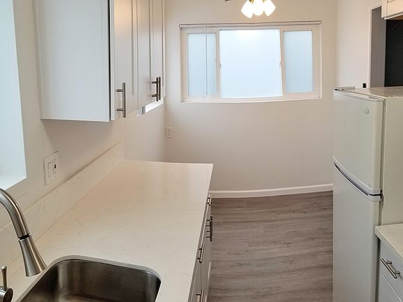 4th image of 4390 Temecula St APT 8