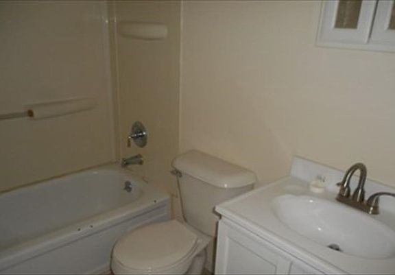 5th image of 3288 Earncliff Dr