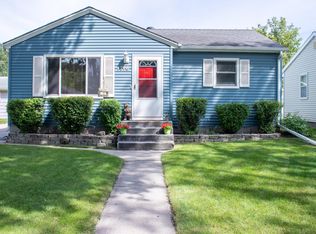 1718 9th Ave N, Grand Forks, ND 58203