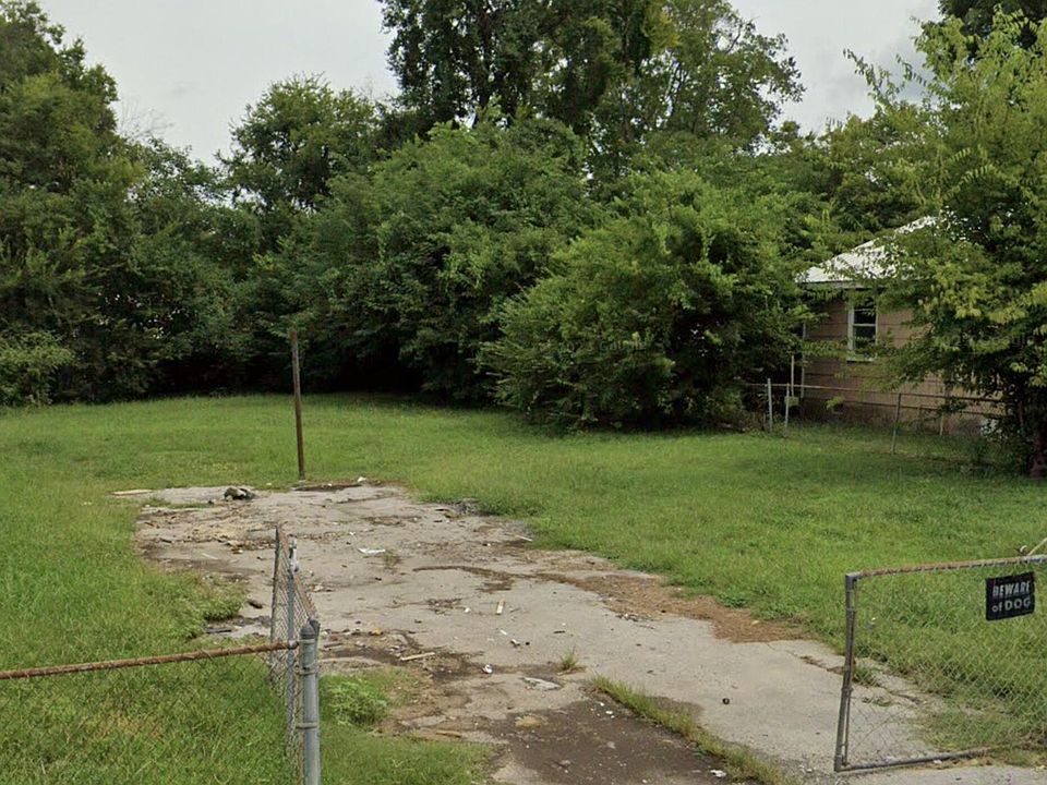 2nd image of 1513 E 48th St