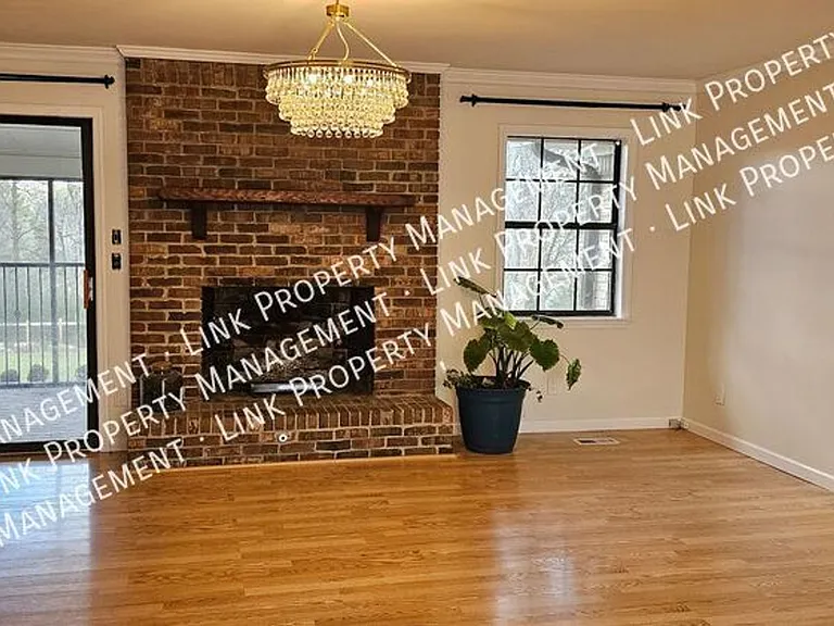 9328 Berkshire Cir — Photo 25