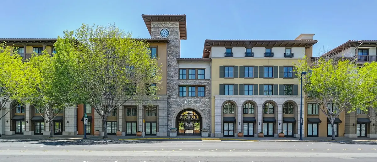 Building Photo - Renaissance Square