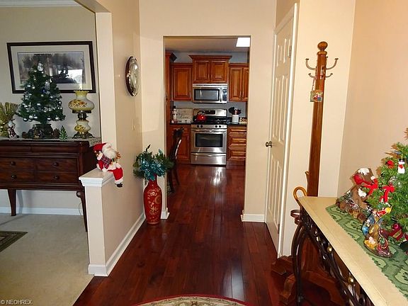 2nd image of 1290 Gettysburg Dr