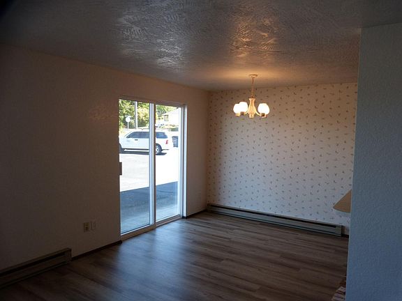 2nd image of 118 S Chambers St