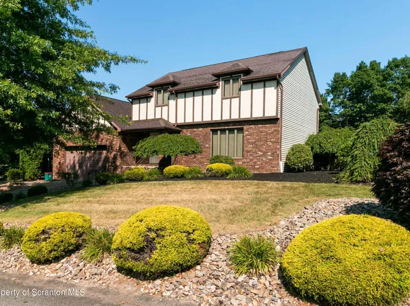 118 Hyland Hill Dr, Archbald, PA 18403
