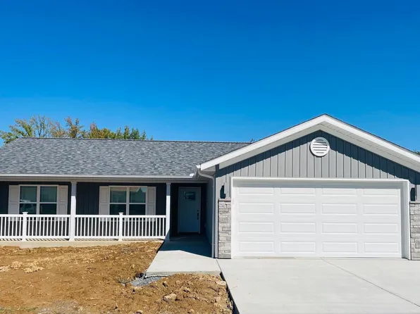 1312 W Mack Ave, Marion, IL 62959