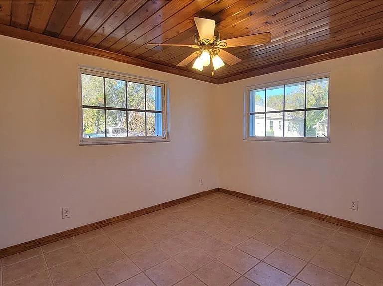 5847 Venisota Rd — Photo 16
